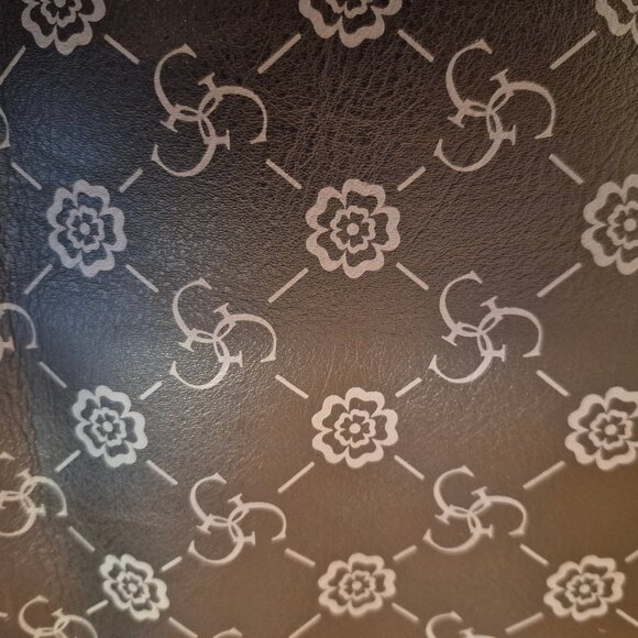 Gussaci purse handbag with ponpon keychain - Picture 2 of 12